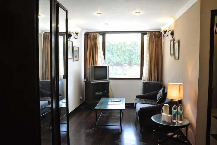 Room 9 of 26