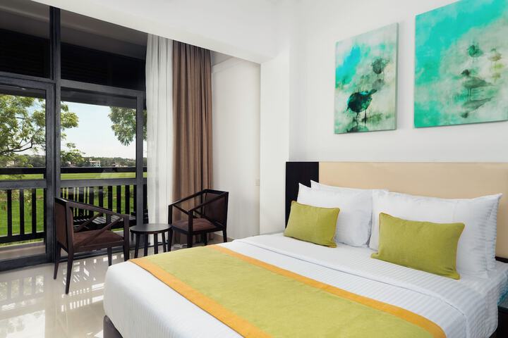Room 4 of 25