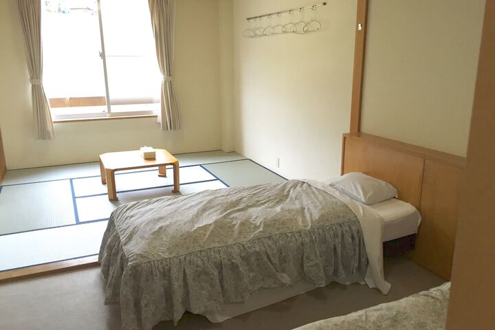 Room 3 of 43