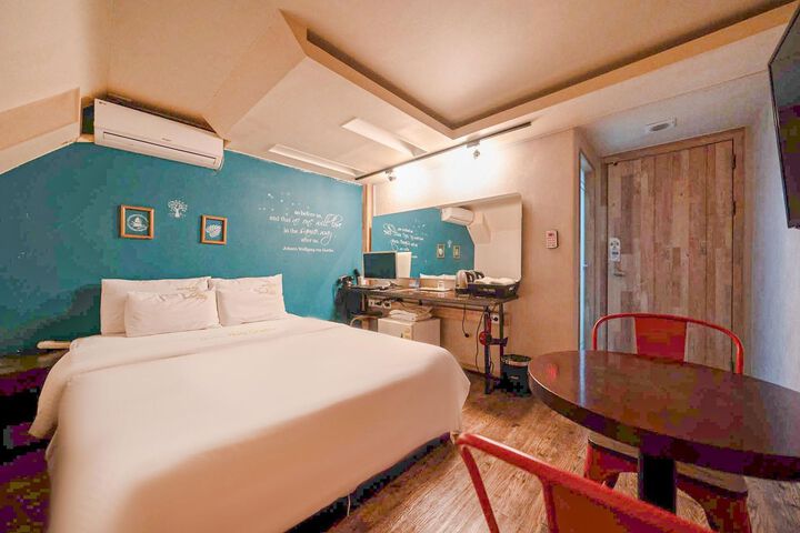 Room 29 of 32