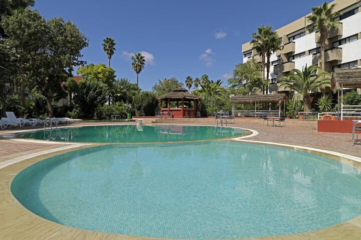 Hotel with Pool