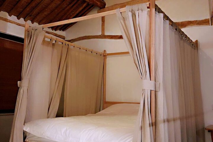 Room 9 of 20