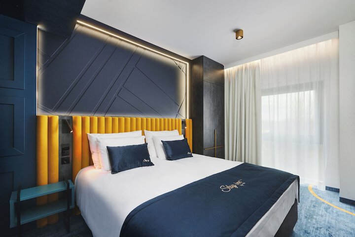 Room 18 of 61