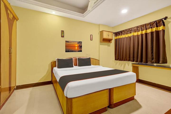 Room 7 of 28