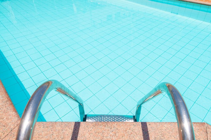 Pool 74 of 122