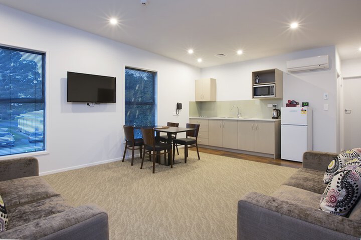 Room 3 of 78