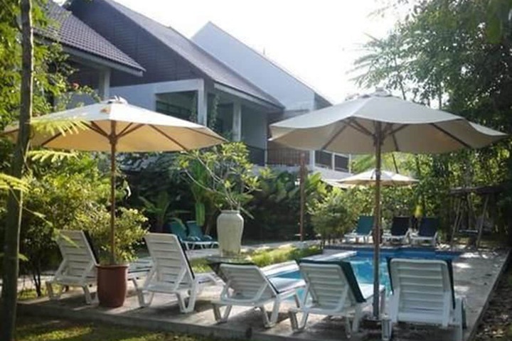 Sundeck 29 of 37
