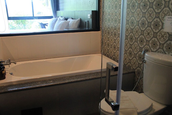 Room 32 of 58