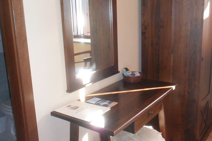 Room 11 of 22