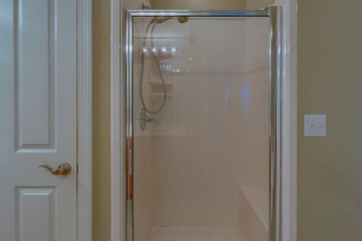 Room 10 of 24