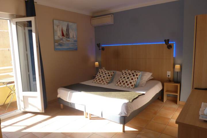 Room 8 of 53