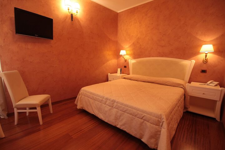 Room 9 of 61