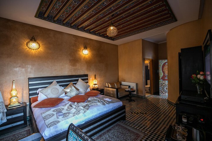 Room 27 of 65