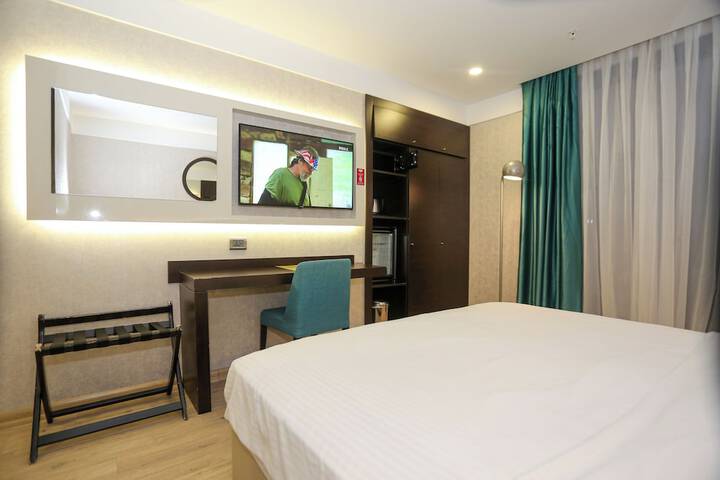 Room 18 of 40