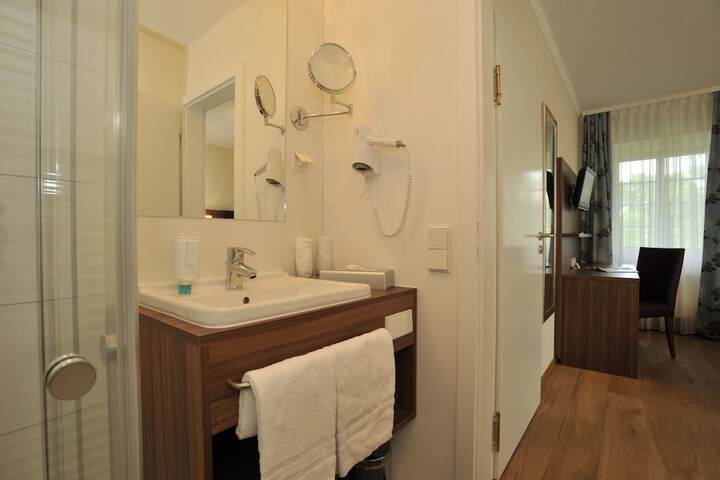 Room 8 of 23