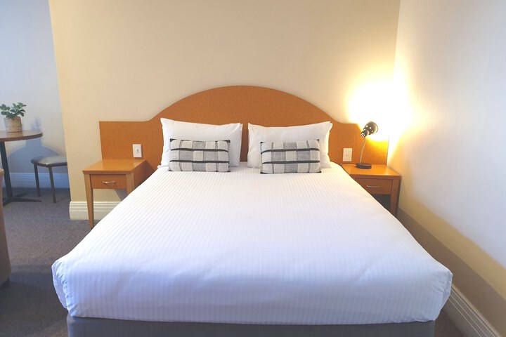 Room 3 of 57
