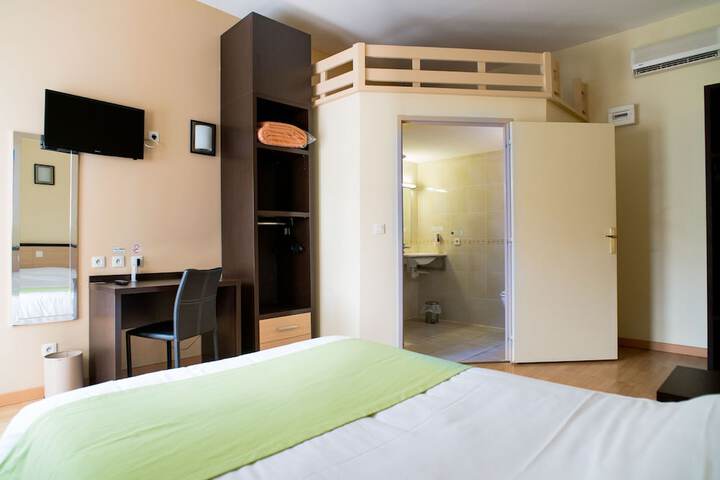 Room 10 of 78