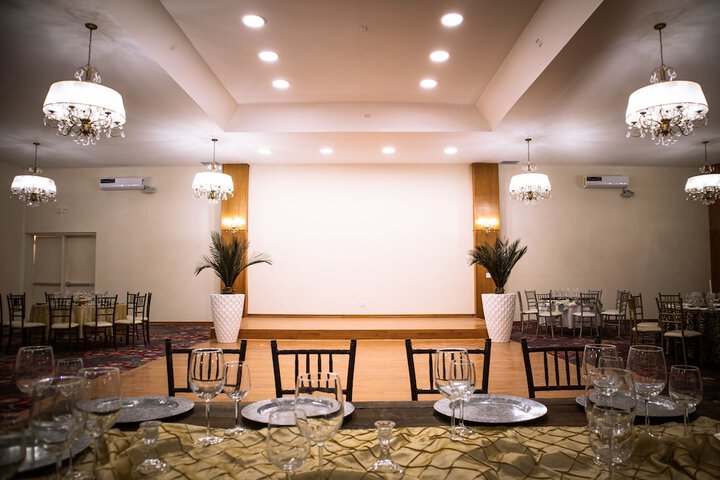 Ballroom/Hall 49 of 77