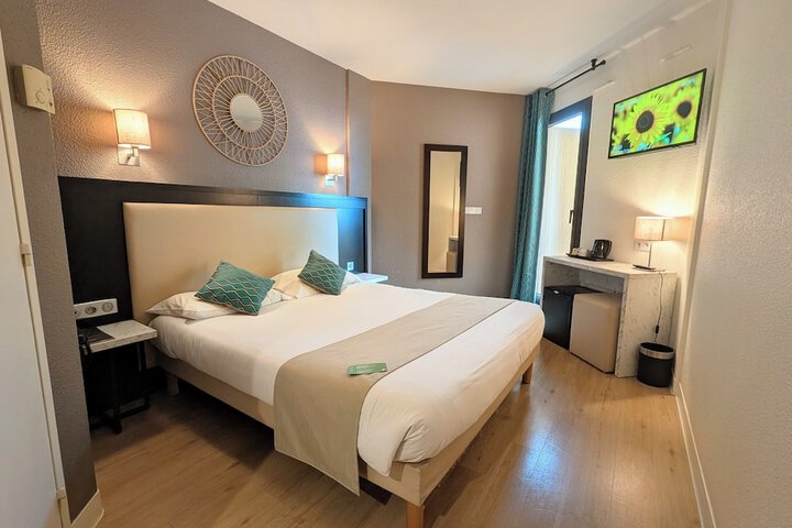 Room 40 of 92