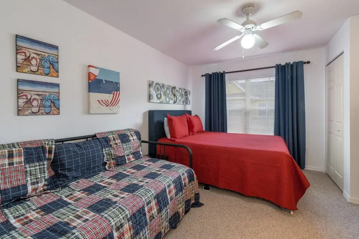 Room 5 of 14