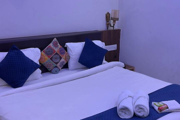 Room 10 of 20