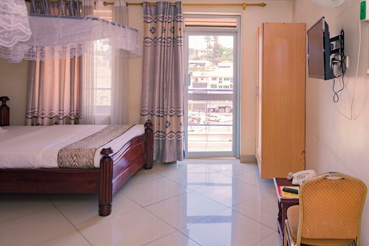 Room 15 of 35