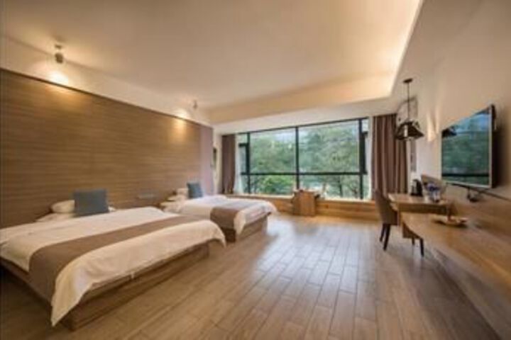 Room 106 of 156
