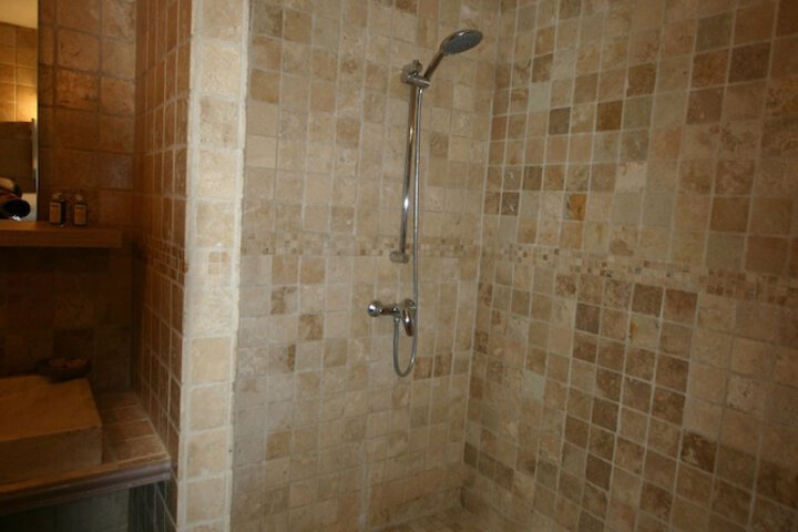 Room 42 of 67