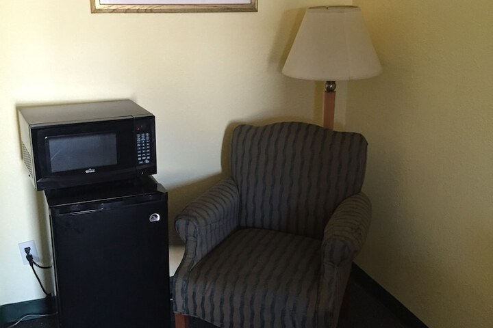 Room 8 of 15