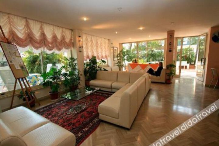 Residence Brown