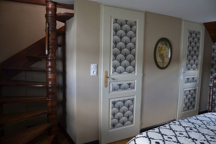 Room 5 of 122