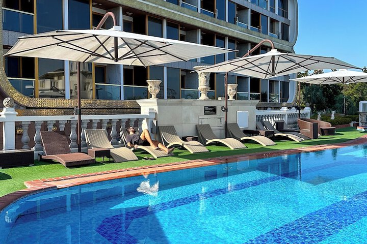 Pool 55 of 138