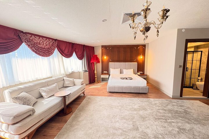 Room 11 of 40