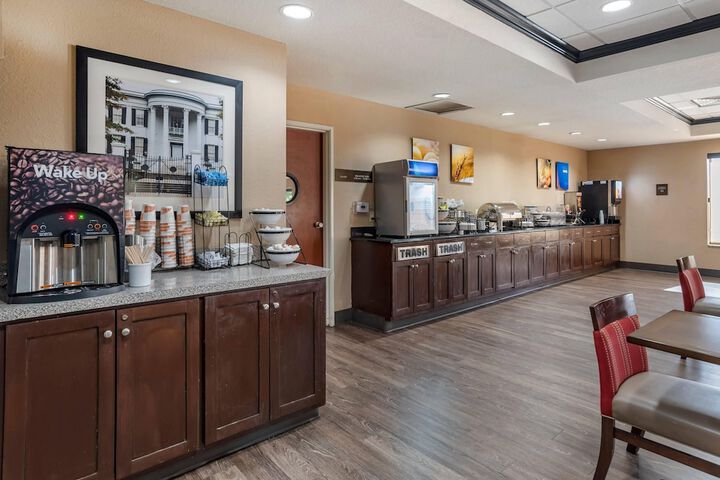 Breakfast area