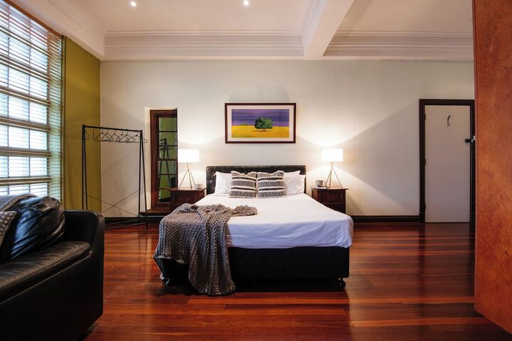 Room 15 of 25