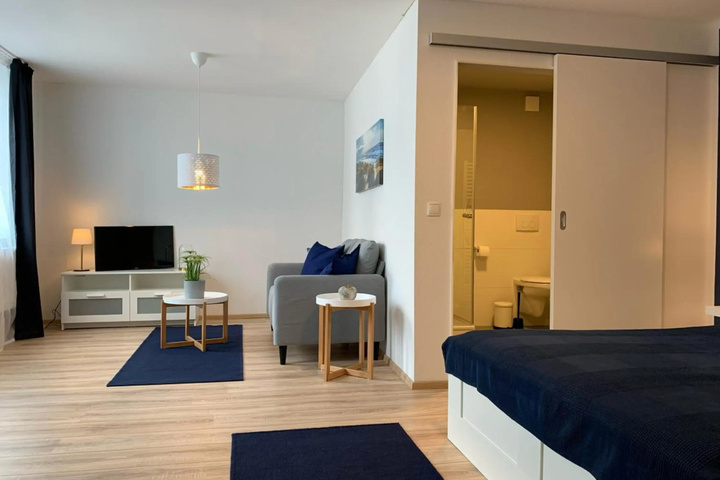 Room 4 of 10