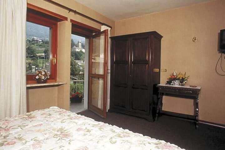 Room 15 of 40