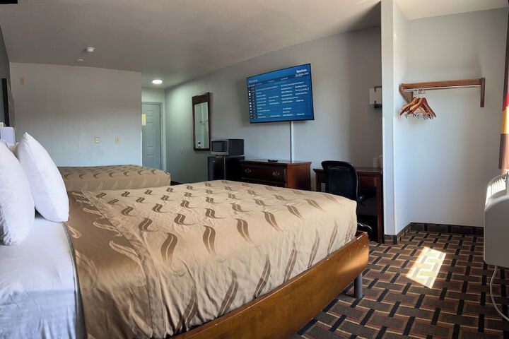 2 Double Beds (7 of 15)