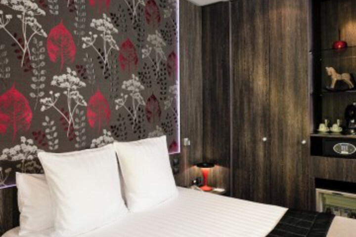 Room 10 of 86