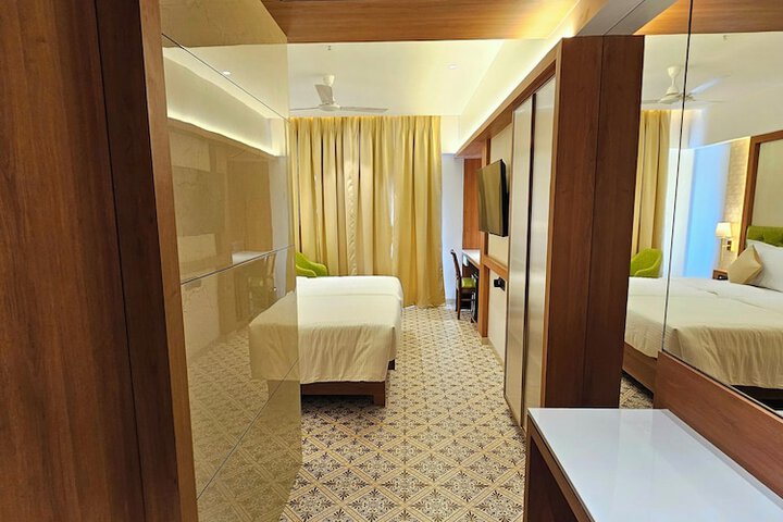 Room 7 of 44