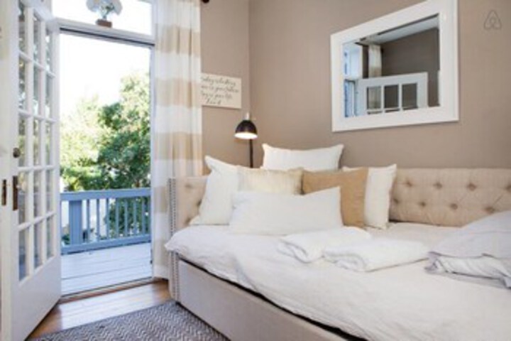 Room 18 of 30