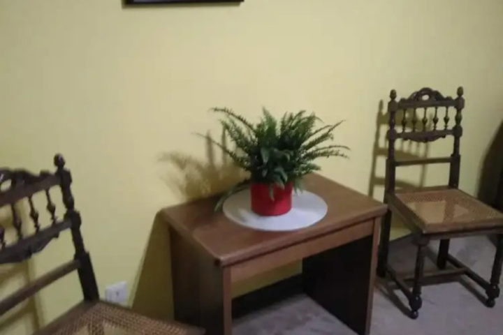 Room 9 of 13