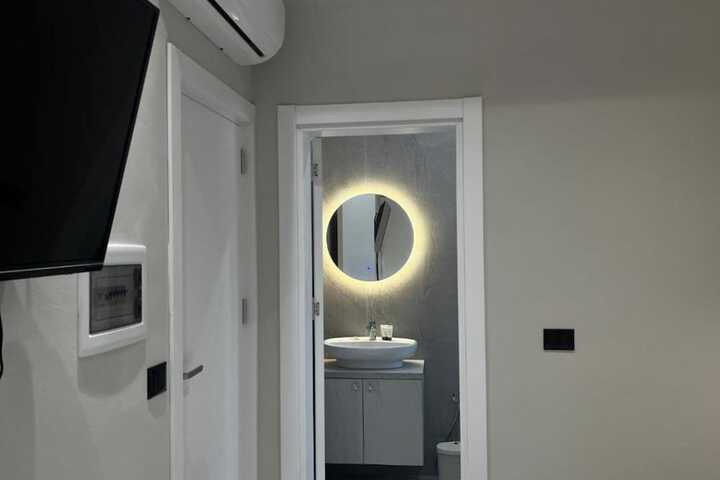 Room 33 of 71