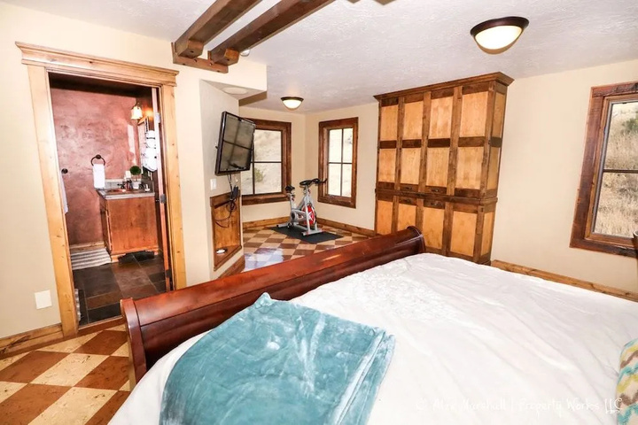 Room 3 of 15
