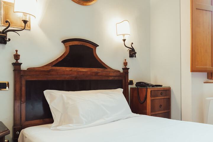 Room 14 of 42
