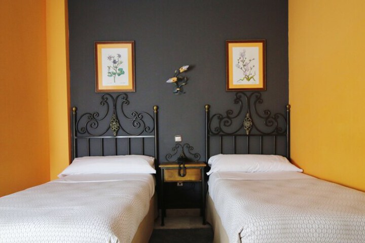 Room 18 of 49