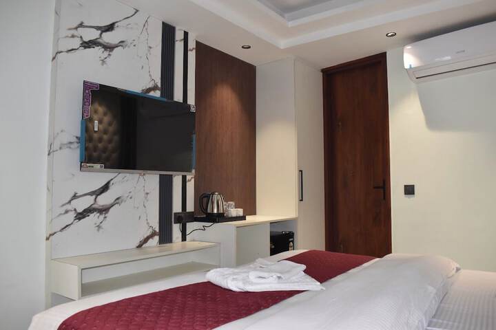 Room 21 of 95
