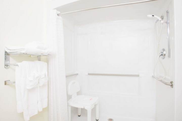 2 Queen Bed Mobility Hearing Accessible Room Roll in Shower (1 of 44)
