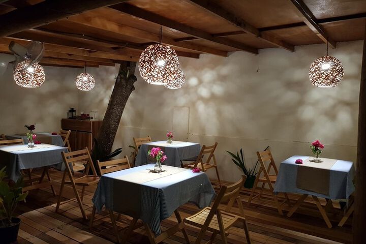 Dining 36 of 62