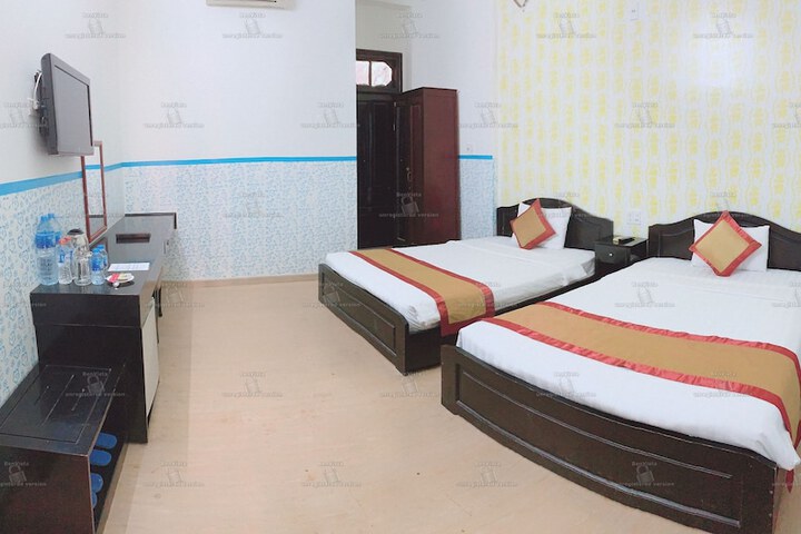 Room 8 of 30